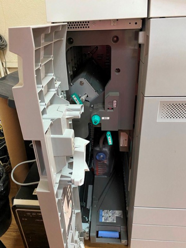 Canon imagePRESS C710  .  7.